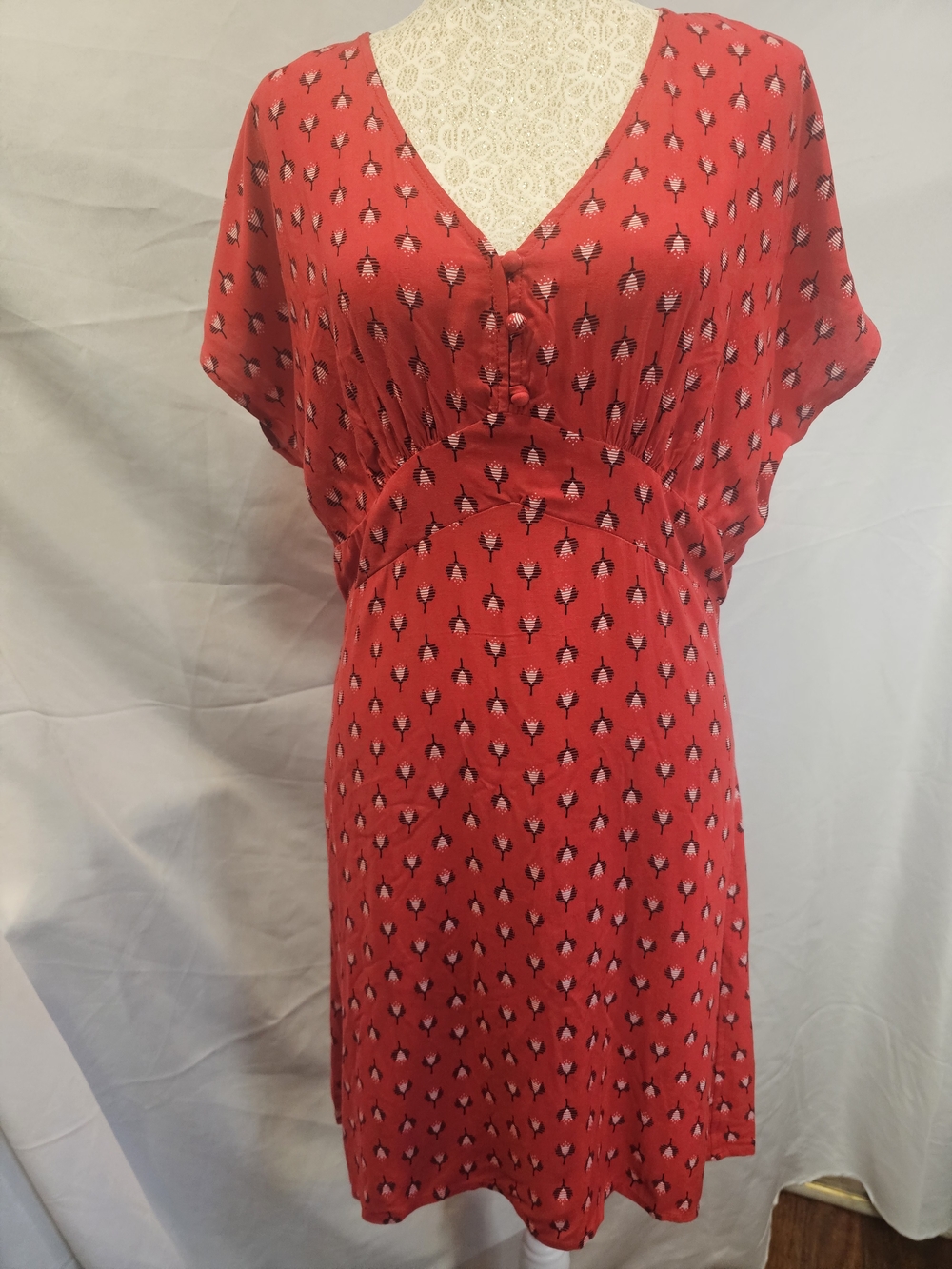 Pink Rose Red V-Neck Short Sleeve Mini Dress. Sz M